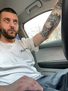 ElChapoGuzman95 online show from February 2025 02:01:01 PM