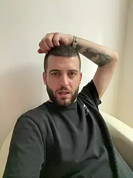 ElChapoGuzman95 online show from February 2025 05:18:02 PM