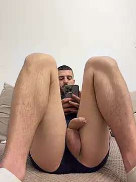 ElChapoGuzman95 online show from March 2026 06:44:02 PM