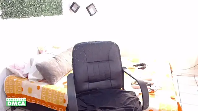 Snapshot of danielapalmer_ chatting on December 2024 08:15:01 PM danielapalmer online show from December 2024 08:15:01 PM