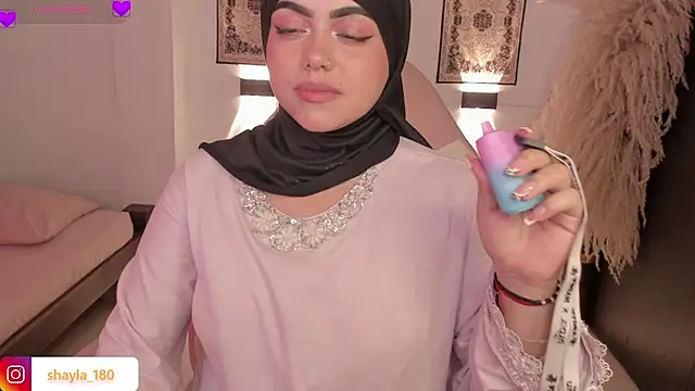shayla 18 online show from April 2026 08:47:01 PM