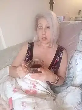 Snapshot of MaggieMoonxxx chatting on December 2024 08:41:02 AM MaggieMoonxxx online show from December 2024 08:41:02 AM