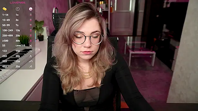 RemyCute online show from October 2025 12:03:01 PM