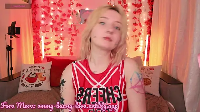 EmmyBunny online show from September 2025 04:19:01 PM