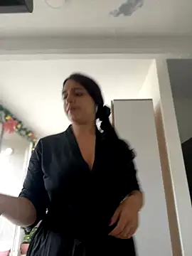 Alicia Ruiz online show from December 2025 01:50:02 PM