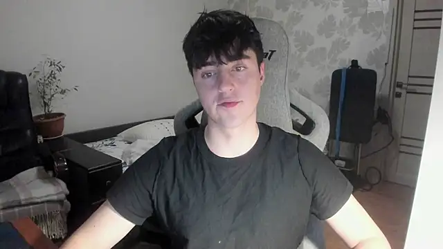 Knuckles17 online show from December 2025 02:50:02 AM