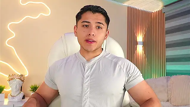 Snapshot of MatiasKorn chatting on August 2026 05:53:02 AM MatiasKorn online show from August 2026 05:53:02 AM