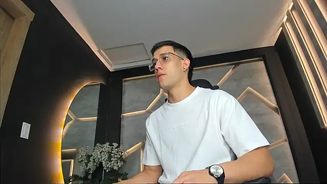 alexgiraldo  online show from January 2025 11:17:01 AM