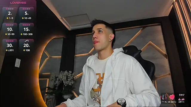 alexgiraldo  online show from February 2025 11:21:01 AM