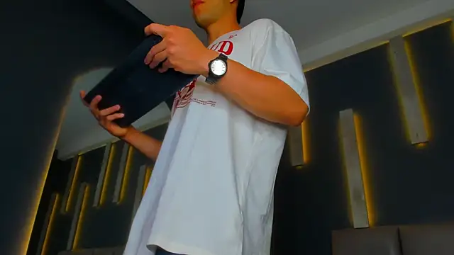 alexgiraldo  online show from February 2025 11:09:01 AM