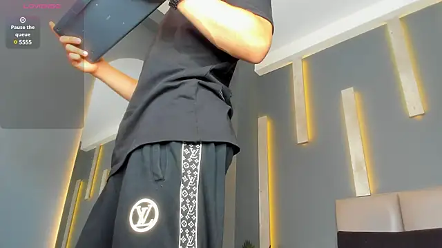 alexgiraldo  online show from February 2025 11:12:01 AM