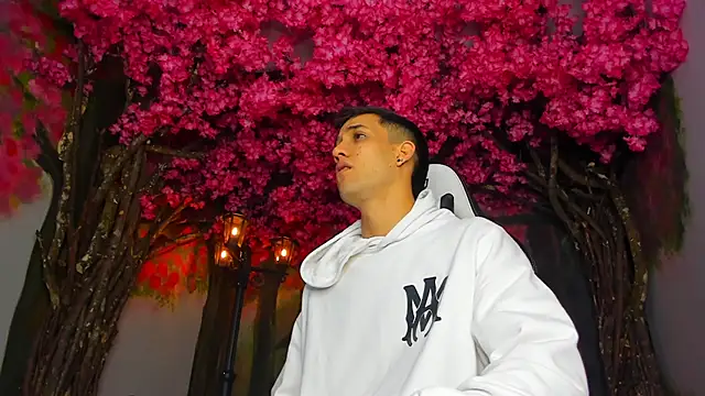 alexgiraldo  online show from February 2025 02:24:01 PM