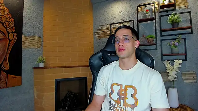 alexgiraldo  online show from February 2025 11:20:01 AM