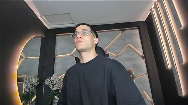 alexgiraldo  online show from February 2025 11:20:02 AM