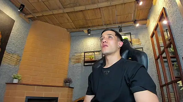 alexgiraldo  online show from March 2025 03:18:02 PM