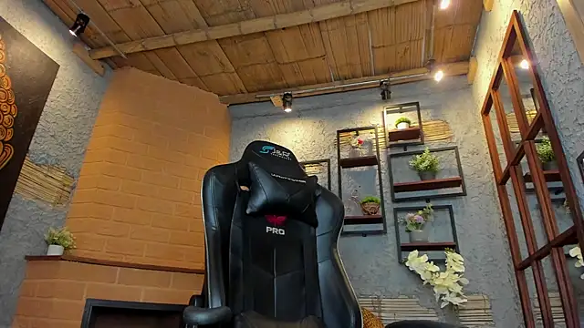 alexgiraldo  online show from March 2025 06:16:01 PM