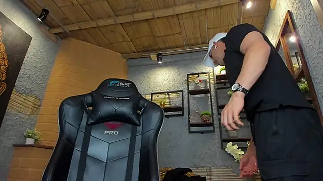 alexgiraldo  online show from March 2025 06:00:01 PM