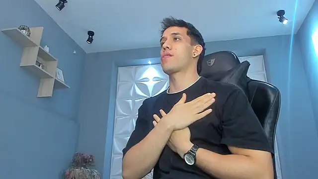 alexgiraldo  online show from March 2025 02:33:02 PM