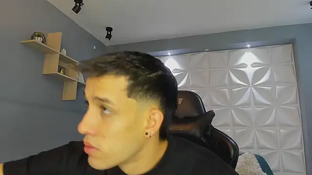 alexgiraldo  online show from March 2025 11:16:01 AM