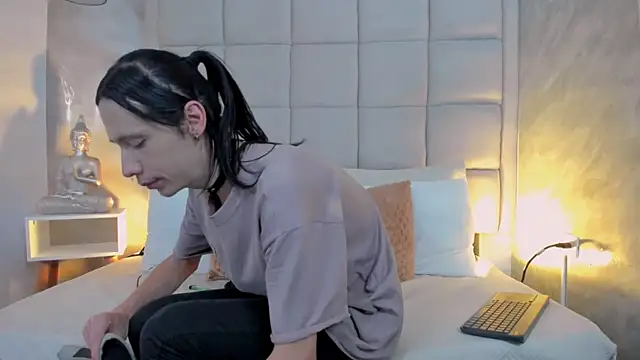 Hecatee 77 online show from September 2025 07:37:02 PM