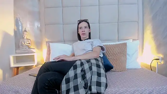 Hecatee 77 online show from September 2025 07:49:02 PM