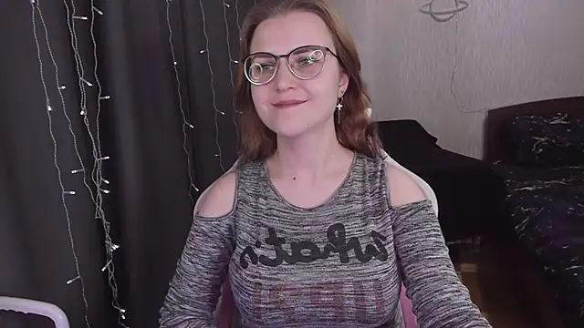 MissBrightShine online show from March 2025 01:23:01 PM