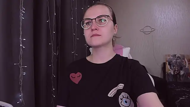 MissBrightShine online show from October 2025 10:26:01 AM