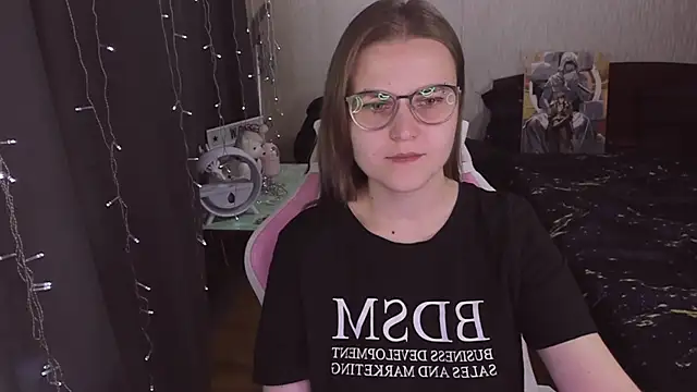 MissBrightShine online show from October 2025 10:07:01 AM