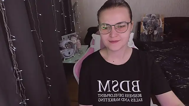 MissBrightShine online show from October 2025 10:27:01 AM