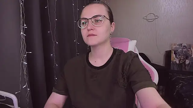 MissBrightShine online show from October 2025 10:26:01 AM