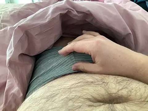 Benni81nrw online show from April 2026 03:28:02 PM