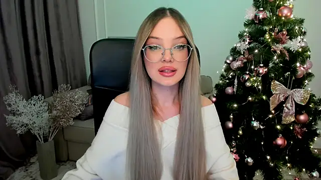 Snapshot of FloweryLove_1 chatting on December 2024 02:38:02 AM FloweryLove 1 online show from December 2024 02:38:02 AM