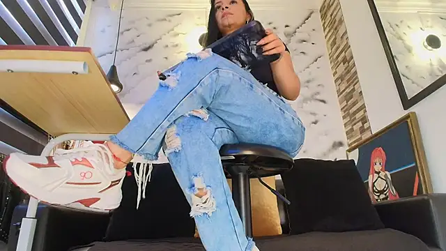 Sophie LittleS online show from March 2026 01:17:02 PM