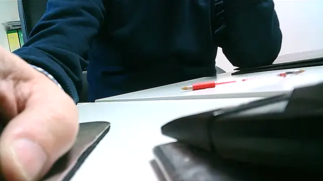 Snapshot of Gregcam chatting on December 2024 07:58:01 AM Gregcam online show from December 2024 07:58:01 AM