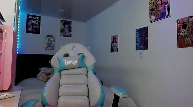 Snapshot of Lauryn_muller chatting on March 2025 01:35:02 AM Lauryn muller online show from March 2025 01:35:02 AM