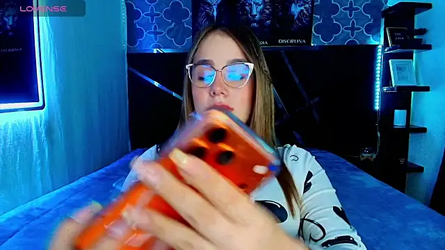 Zoe olsen online show from February 2026 09:19:02 AM