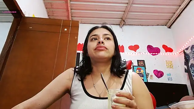 Saray extrovert  online show from April 2026 04:24:02 AM