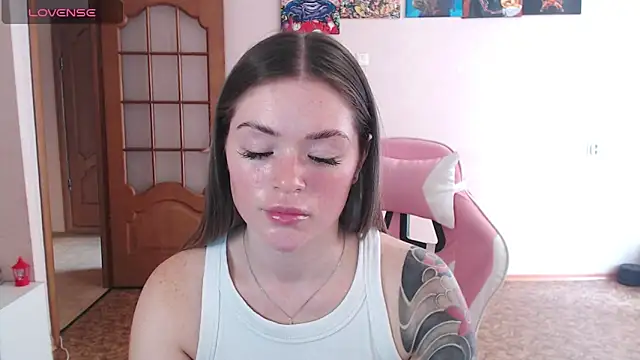 miaacatt online show from April 2026 07:12:01 AM