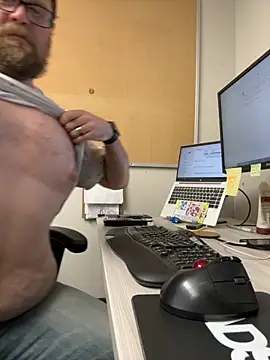 Snapshot of Bigbi6foot5 chatting on November 2025 07:47:01 PM Bigbi6foot5 online show from November 2025 07:47:01 PM