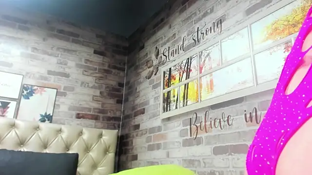 Snapshot of Isabela-Gomez chatting on June 2026 08:52:01 PM Isabela-Gomez online show from June 2026 08:52:01 PM