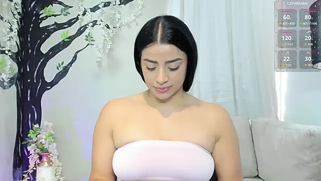 Paula Desousa online show from October 2025 06:25:02 PM