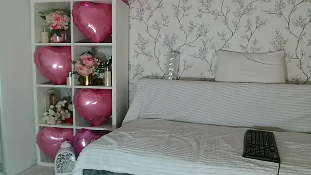 Imcarrieberry online show from February 2025 03:15:02 PM