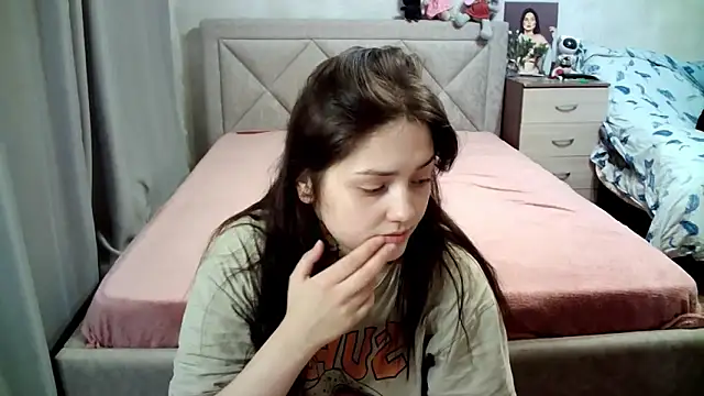 Snapshot of juliettkalen chatting on April 2026 03:35:02 AM juliettkalen online show from April 2026 03:35:02 AM