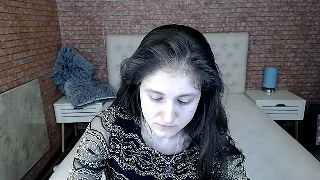 Holliy Cooper online show from January 2025 04:30:01 PM