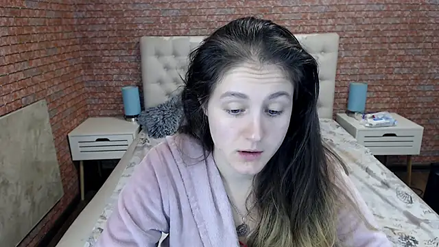 Holliy Cooper online show from October 2025 07:42:02 AM