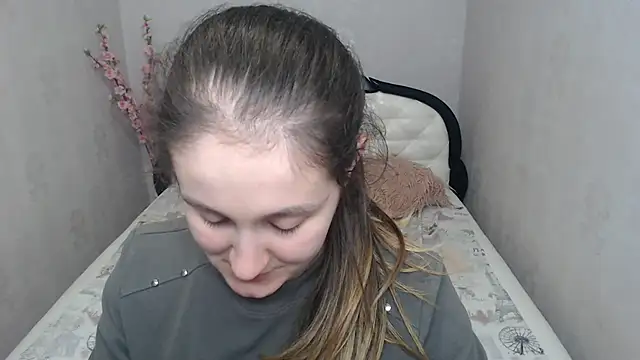 Snapshot of Holliy_Cooper chatting on April 2026 12:29:02 PM Holliy Cooper online show from April 2026 12:29:02 PM