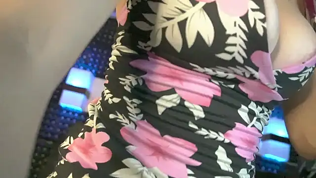 Snapshot of Dulce_yors chatting on December 2024 04:23:01 AM Dulce yors online show from December 2024 04:23:01 AM