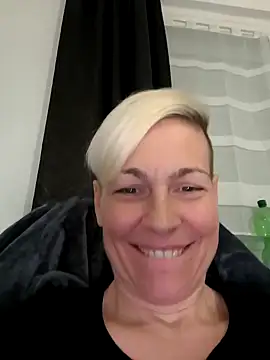 Snapshot of DarleenHot chatting on December 2024 07:07:02 PM DarleenHot online show from December 2024 07:07:02 PM