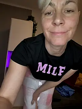 DarleenHot online show from December 2025 03:31:01 PM