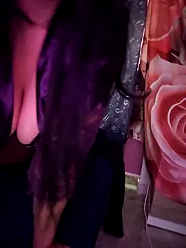 Snapshot of Zeina2024 chatting on November 2025 05:40:01 AM Zeina2024 online show from November 2025 05:40:01 AM